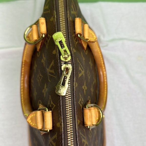 3 𝑳𝒐𝒖𝒊𝒔 𝑽𝒖𝒊𝒕𝒕𝒐𝒏 𝑨𝑳𝑴𝑨 𝑷𝑴 (Date Code BA0926) - Picture 10 of 12